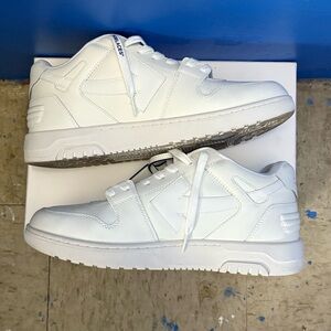 Off-White
Out Of Office Lace-Up Sneakers